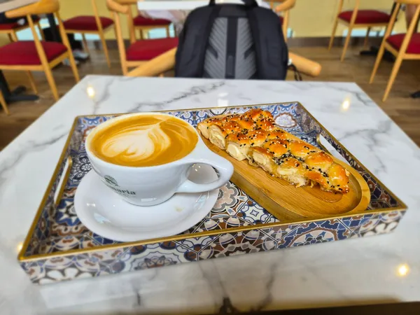 Qamaria Cafe